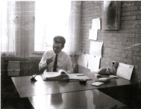 Harald Skala in the office of Reaktor-Brennelement, November 1969