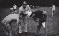 Fotbalové utkání zaměstnanců Zbrojovky, 60. léta (foceno Josefem Kaše)