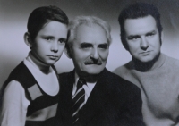 Rudolf Vévoda (vpravo) s otcem Rudolfem a synem Rudolfem, 70. léta