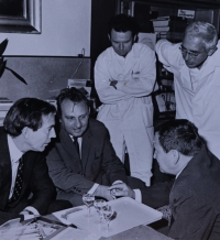 Rudolf Vévoda s kolegy z kliniky, 70. léta
