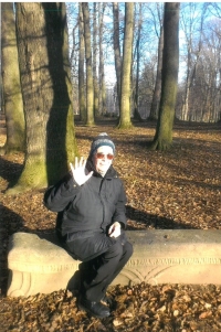 Miloslav Šimek v zámecké zahradě v Holešově, 2012