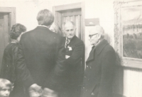 Bohumil Hrabal jako svědek na svatbě pamětnice, Litoměřice, 1980