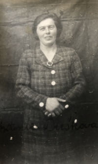 Antonie Dušková Stejskalová, mother of the witness