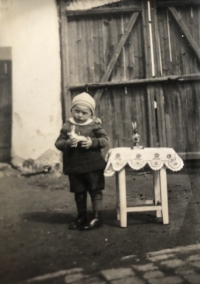 Bratr František na dvoře, 30. léta