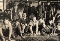 In the top row, the second soldier from the right is František Dušek, 1932
