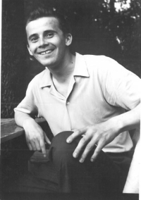 Miloslav Šimek v Květné zahradě v Kroměříži, 1949