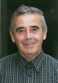 Miloslav Šimek, vyučující na střední odborné technické škole ve Zlíně, 2001