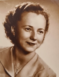 Stanislava Šťastná, 18 years old, 1949