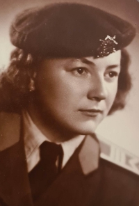 Stanislava Šťastná, 21 let, rok 1952