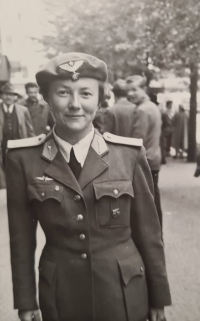 Stanislava Šťastná, 24 let, rok 1955