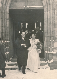 Svatba rodičů v Nymburce, 1946