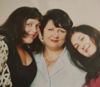 With daughters Irina and Maria, Tolyatti, Russia, 2001