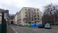 Bývalá továrna na Hašlerky Františka Lhotského v Praze - Michli, ulice Magistrů. Dnes bytový dům. Stav v roce 2023