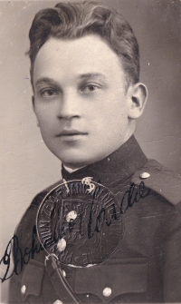 Otec J. Cardové Bohuslav Carda v uniformě československé finanční stráže / 30. léta