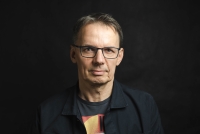 Portrait photography of Igor Janke in 2022. Photo by Gosia Kawka-Piotrowska.