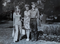 Pamětnice s dcerou Soňou a synem Petrem na výletě v Praze