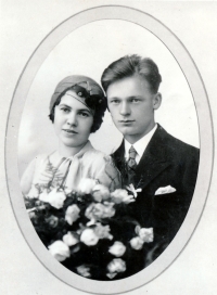 Wedding of Eva Novotná's parents, 1932