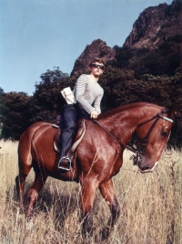Václav Neckář na koni (2), Bořeň mezi Mostem a Bílinou, 1967