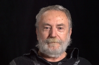 Oldřich Kašpar ve studiu v Hradci Králové v roce 2022