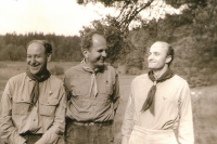 Adolf Socher se svými skautskými přáteli (zleva Adolf Socher, Miroslav Pergler – Dany, Jiří Hrabánek – Mungo), 1969–1970