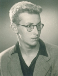 Přítel Adolfa Sochera Otto Novák přezdívaný Zmije, který tragicky zemřel na výpravě při pádu ze skály