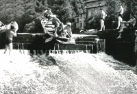 Chlapci z oddílu kanoistů Spoje Praha, 60. léta 20. století