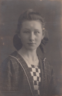 Matka Marie rozená Kučerová, Svobodné Dvory, 1925