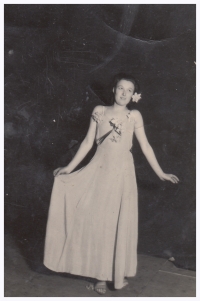 The first staged role of Marta Kolesová, production of Královna Narciska (Queen Narcissus), Voluntary Ensemble in Motyčín, 1944
