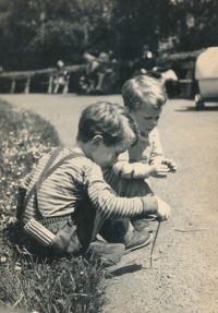 Jan Jakub Outrata (starší) s bratrem Matějem 