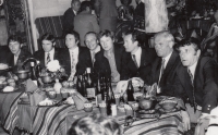 Závodní kolegové. Zleva Josef Srnský, Jiří Syrovátko, Josef Konečný, Roudnický, Kvajsar, Jaroslav Jelínek, Jan Soukup, "Rumun", Bulharsko, 1971