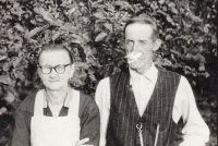 Maminka Marie (rozená Novotná) a tatínek Josef Mejsnar v roce 1963