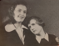 Eva Bartošová with her sister Jana Zendulková, 1952