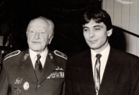 Jiří Jogl s generálem Antonínem Liškou na Slavnostech svobody v Plzni (rok 1995 nebo 1996)