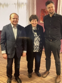 Pamětnice s vnukem nalevo 2019