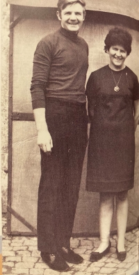 Pamětnice se synovcem Slávkem 1955, Huníkov u České Kamenice