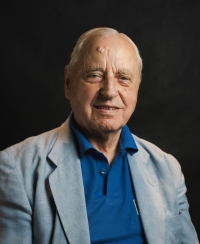 Portrait photography of Waldemar Pernach. Photo by Gosia Kawka