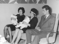 Vítání do života - prvorozená dcera Dagmar, Bylnice jaro 1966