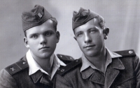 Jan Klus (vlevo) / kolem roku 1950