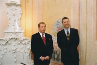 Petr Kolář s tehdejším prezidentem Václavem Havlem, 1999