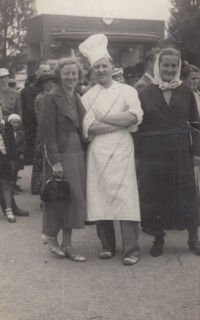 Parents Gustav Havlík and Marta in Prague, 1934