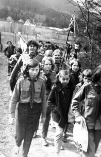 Skauti míří na Ivančenu / rok 1969 nebo 1970