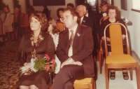 Pamětnice s manželem Zdeňkem na svatbě mladšího syna Jana