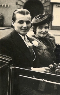 Bratr Hany Ženíškové s maminkou