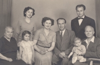 Jiří Löwy as a little boy with his family