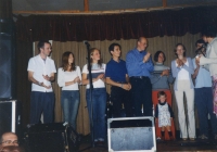 2002 — Норвегія, щойно обраний керівний орган EGTYF (European Good Templers Youth Federation) - Пол Борстрем (Норвегія), Беата Дубінова (Словенія), Анжела (німеччина), (Італія), Емануель (Італія), Ганна Довбах з дочкою, (Латвія), двоє зі Швеції