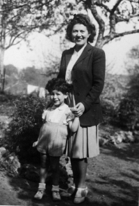 S maminkou Helenou Lenardovou, 1944