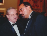 Pavel Pecháček a pamětník, polovina 90. let