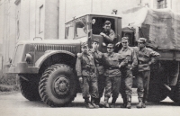 Na vojně, Josef Srnský druhý zleva, Josefov, 1966