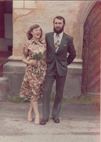 Ivana a Dušan Peričkovi, svatební fotografie, Hostinné, 1980