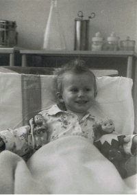 Dětský pacient probuzen po havárii, ARO, nemocnice Ústí nad Orlicí, 70. léta